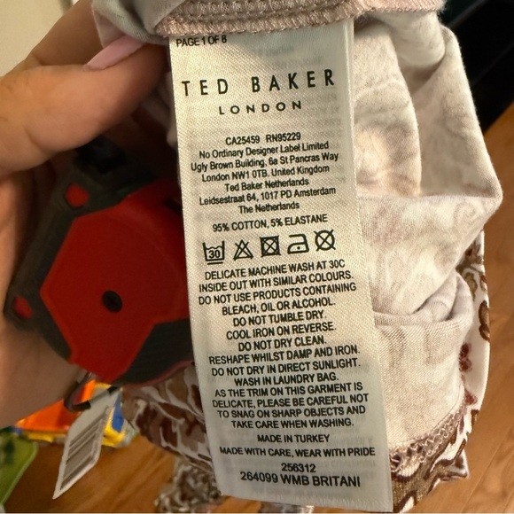 Ted Baker Britani Wildlife print U-bar Cotton blend Top Boho Whimsical Size 3 - Picture 8 of 9